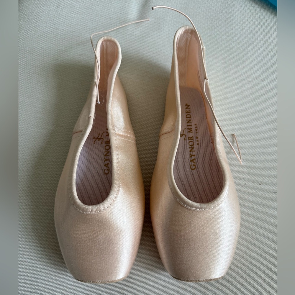 Brand new Gaynor Minden “Europa” pointe shoes. Never been worn before!